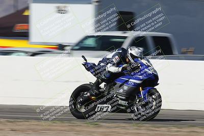 media/Oct-05-2025-CVMA (Sun) [[beeef4f201]]/Race 2-Supersport Middleweight/